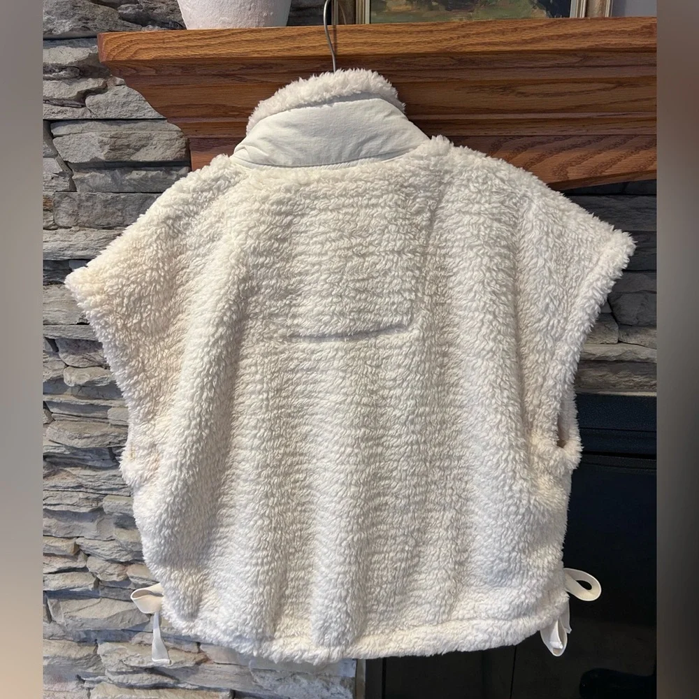 Thread & Supply Off-White Sherpa Vest - Picture 3 of 3